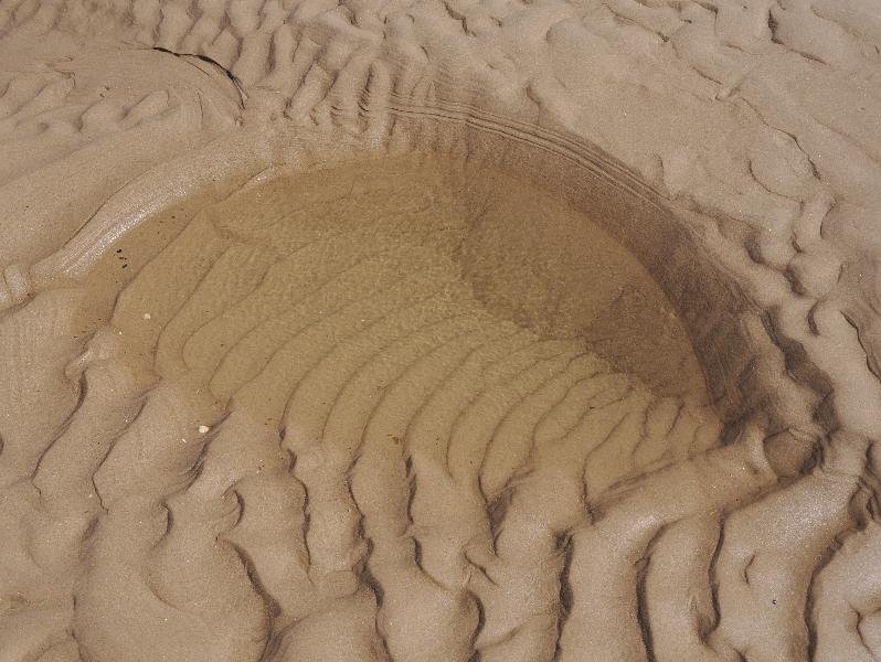 Wells-next-the-Sea, England: beach: pool with ripples