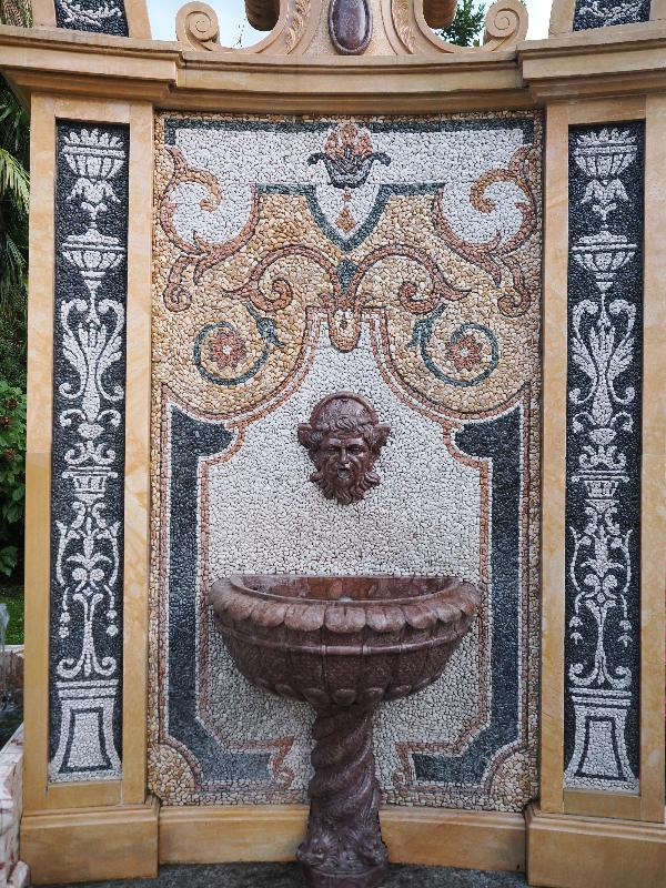 Stresa, Italy: Grand Hotel Des Iles Borromees: fountain