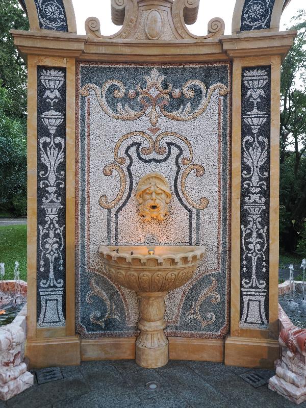 Stresa, Italy: Grand Hotel Des Iles Borromees: fountain