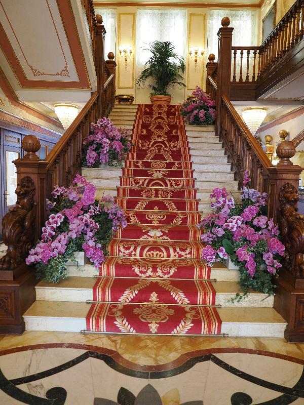 Stresa, Italy: Regina Palace Hotel: staircase