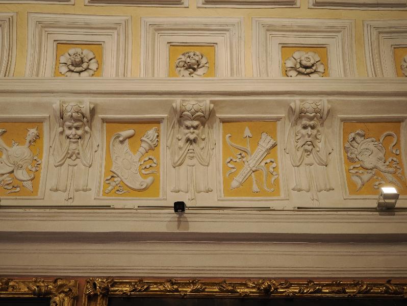 Isola Bella, Italy: Palazzo Borromeo, La Galleria Berthier (Berthier Gallery): wall decoration