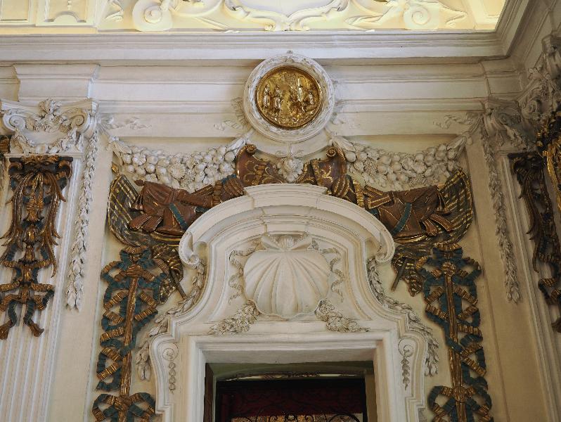 Isola Bella, Italy: Palazzo Borromeo, Sala delle Medaglie (Medal Room): wall decoration