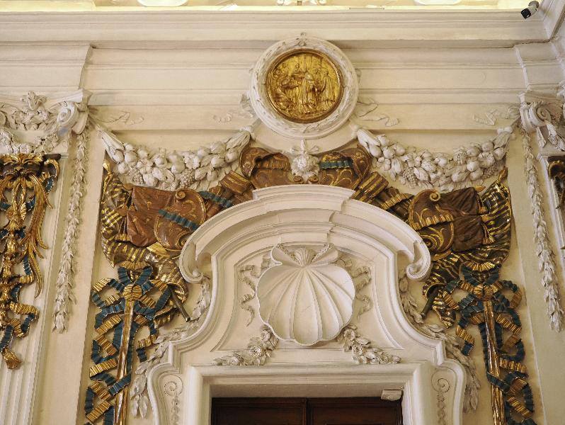 Isola Bella, Italy: Palazzo Borromeo, Sala delle Medaglie (Medal Room): wall decoration