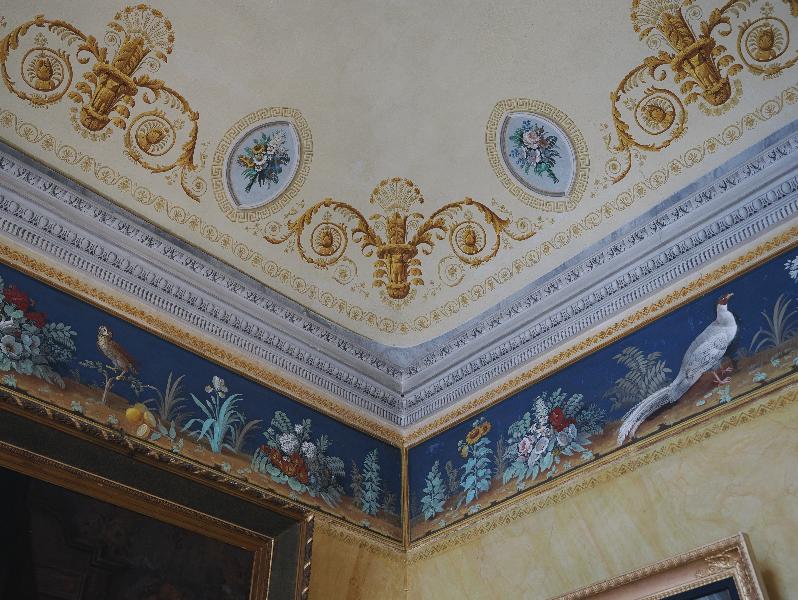 Isola Bella, Italy: Palazzo Borromeo, Il Salottino da Lavoro (The Small Study): wall and ceiling decoration