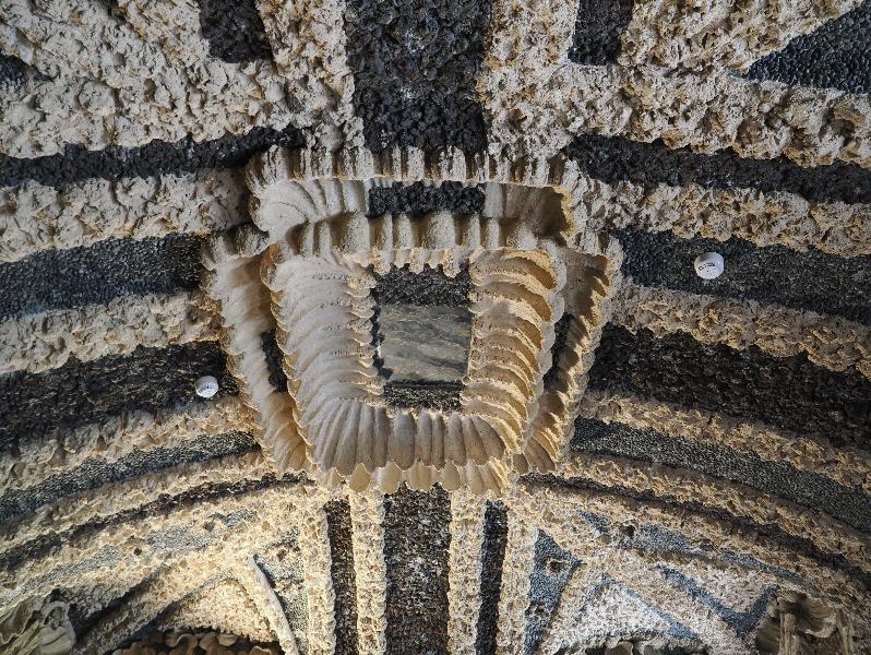 Isola Bella, Italy: Palazzo Borromeo, L'appartamento Grotte e la Prima Grotta (Grotto Apartment and First Grotto): ceiling
