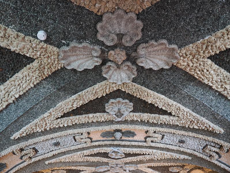 Isola Bella, Italy: Palazzo Borromeo, La Terza Grotta (The Third Grotto): ceiling