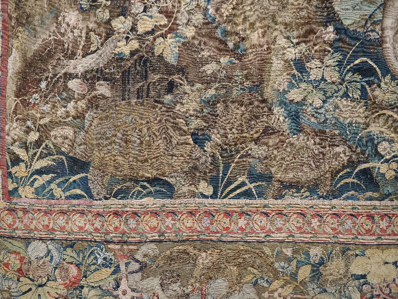 Isola Bella, Italy: Palazzo Borromeo, La Galleria degli Arazzi (The Tapestry Gallery): turtles, detail (16th century Flemish)