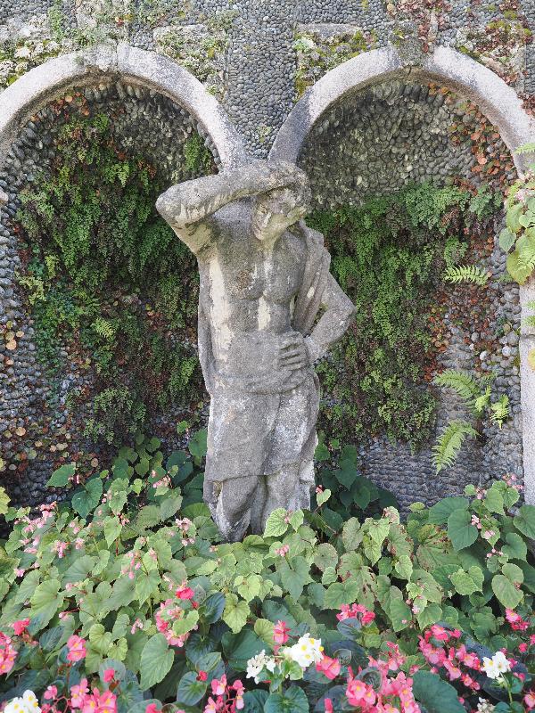 Isola Bella, Italy: Palazzo Borromeo, garden: figure of man