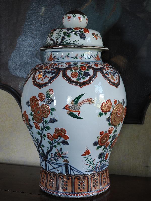 Isola Madre, Italy: Palazzo Borromeo: oriental vase