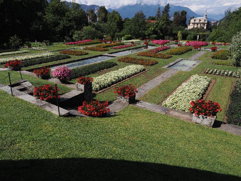 Verbania, Italy: Giardini Botanici di Villa Taranto: terraced garden