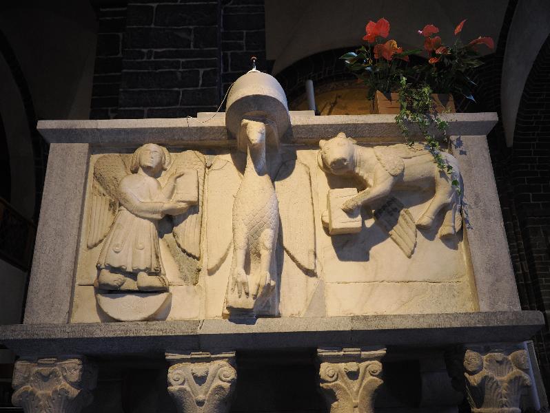 Bellagio, Italy: Basilica di San Giacomo: pulpit, detail