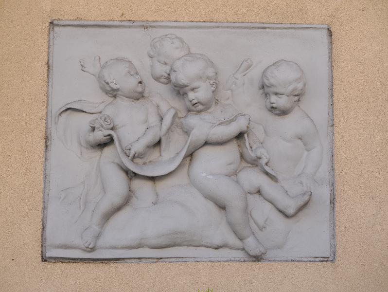 Bellagio, Italy: Via Lungo Lario Manzoni: putti