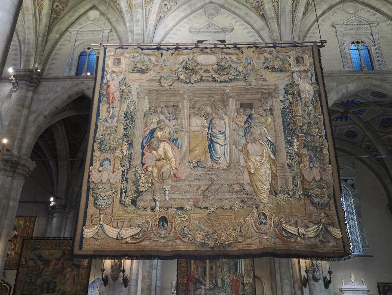 Como, Italy: Cattedrale di Santa Maria Assunta: Jesus in a temple