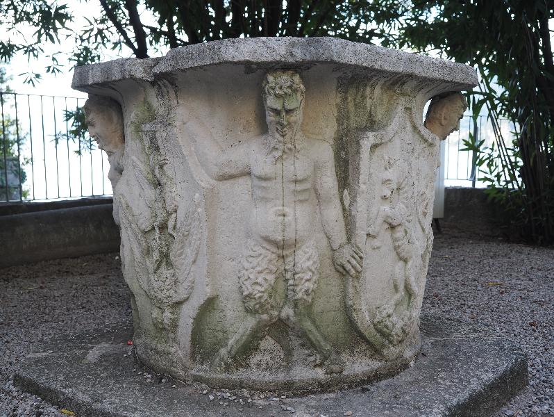 Varenna, Italy: Villa Monastero, garden: garden pot with satyr