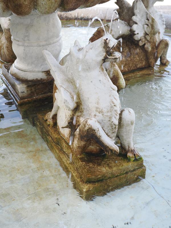 Varenna, Italy: Villa Monastero, garden: winged horse support for fountain