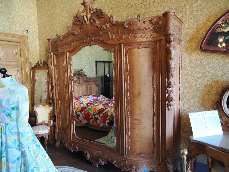 Varenna, Italy: Villa Monastero, Main Room (Master Bedroom): wardrobe