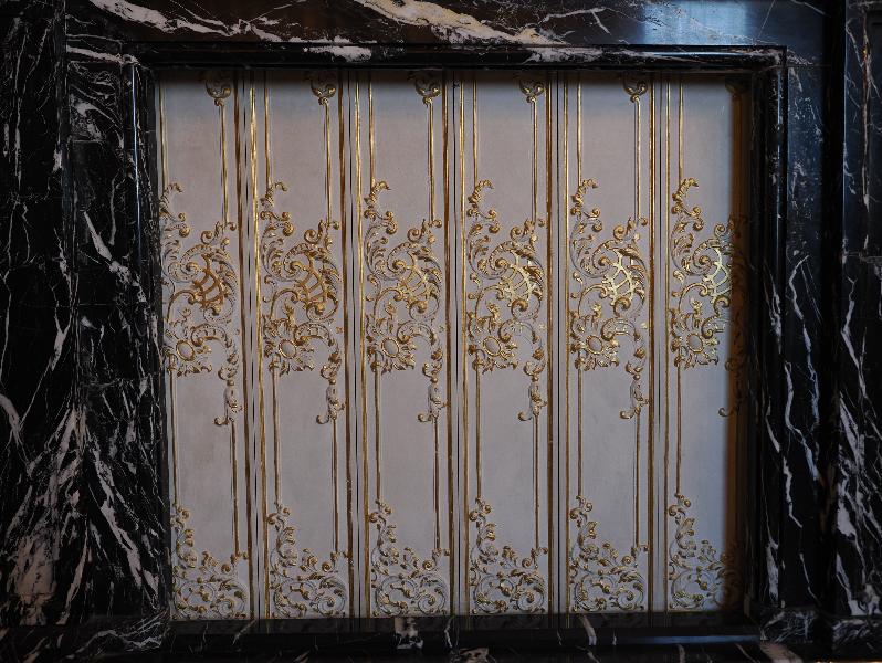 Varenna, Italy: Villa Monastero, Music Room: radiator cupboard, detail