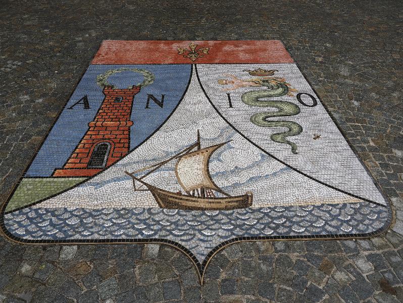 Bellano, Italy: Municipio (Town Hall): Bellano coat of arms