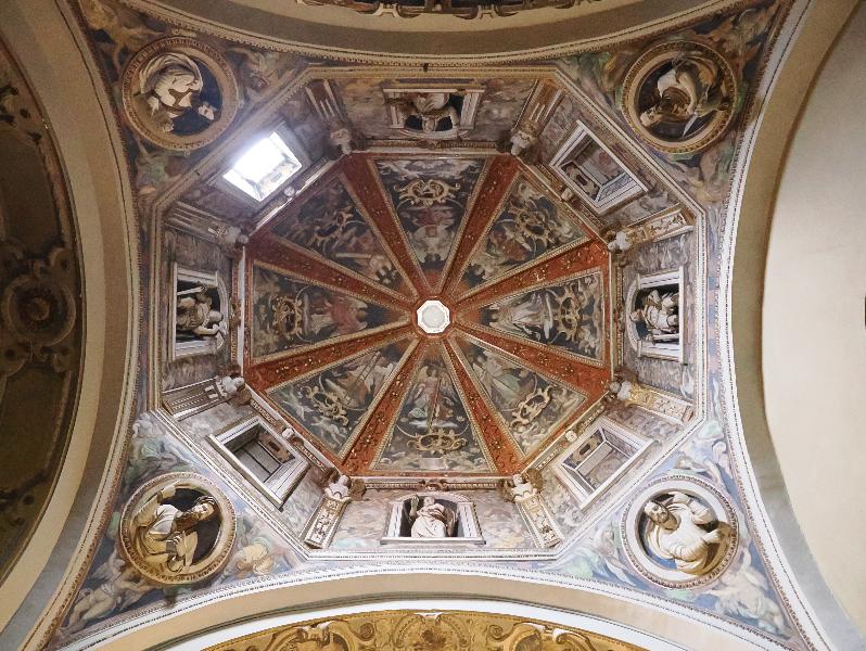Bellano, Italy: Chiesa di Santa Maria: dome