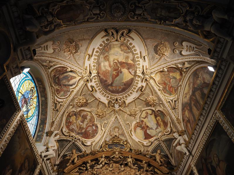 Bellano, Italy: Chiesa Prepositurale dei Santi Nazaro e Celso: Virgin of the Rosary chapel, ceiling
