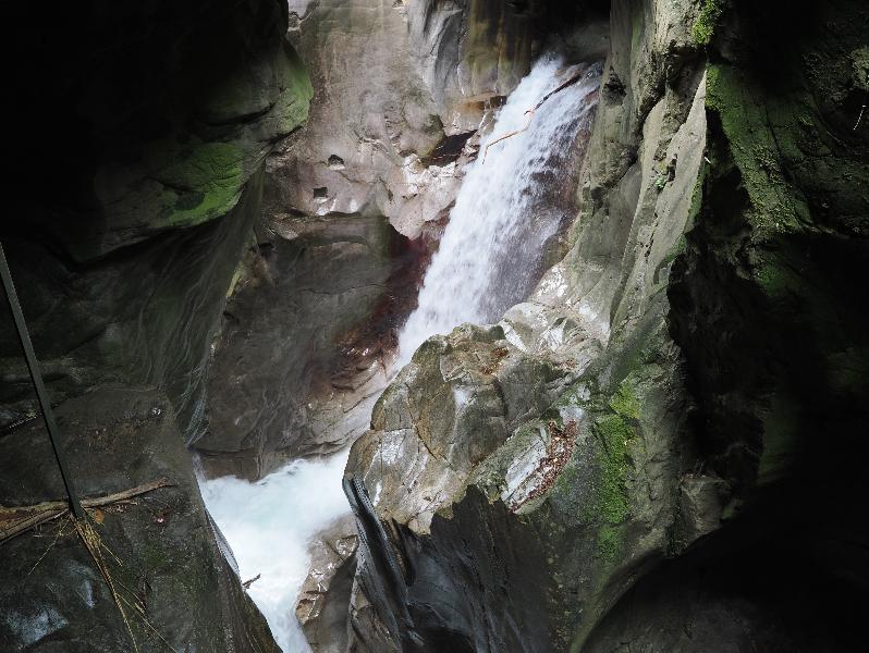 Bellano, Italy: Orrido di Bellano (Bellano Gorge): waterfall