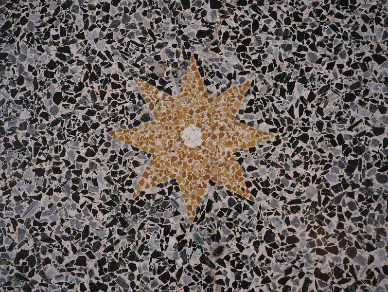 Tremezzina, Italy: Villa Carlotta, Marble Hall: terrazzo floor with sun decoration