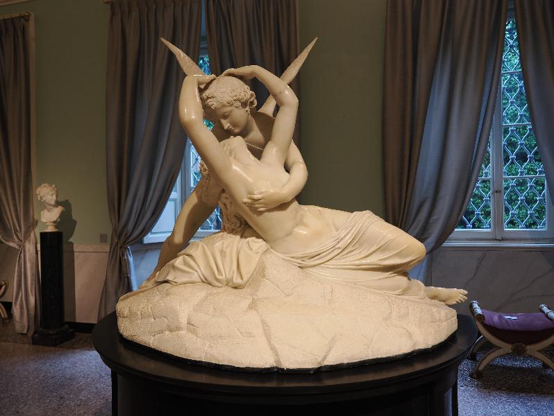 Tremezzina, Italy: Villa Carlotta, Cupid and Psyche Room: Cupid and Psyche (1824, Adamo Tadolini, after Canova)