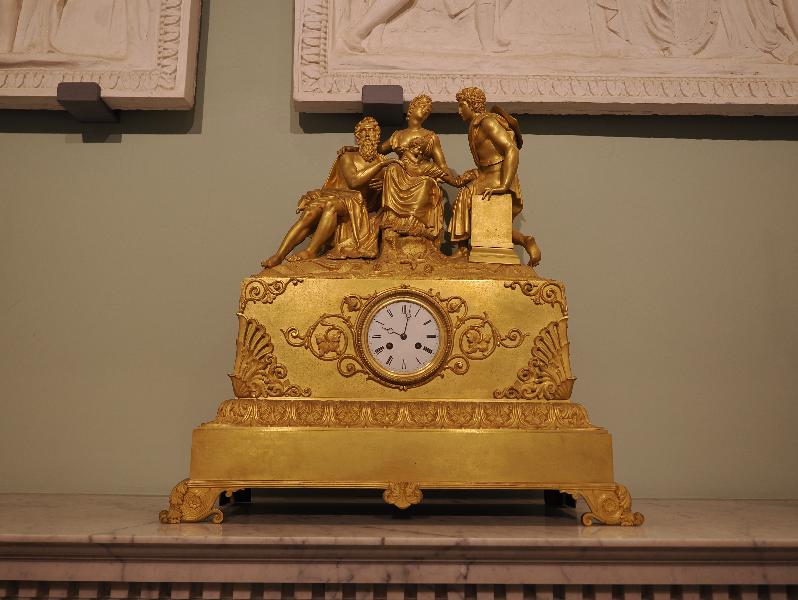 Tremezzina, Italy: Villa Carlotta, Cupid and Psyche Room: clock (first half of 19th century)