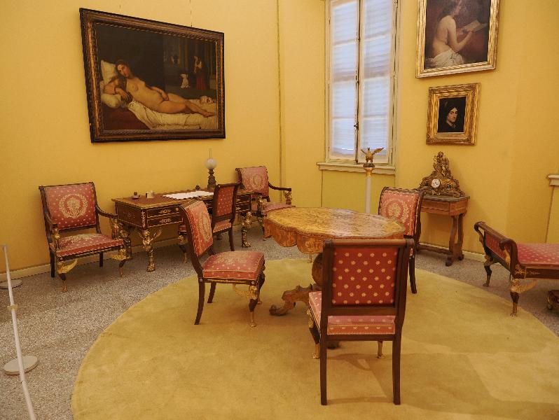 Tremezzina, Italy: Villa Carlotta, Empire Drawing Room: view