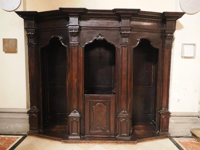 Milan, Italy: Chiesa San Raffaele: confessional