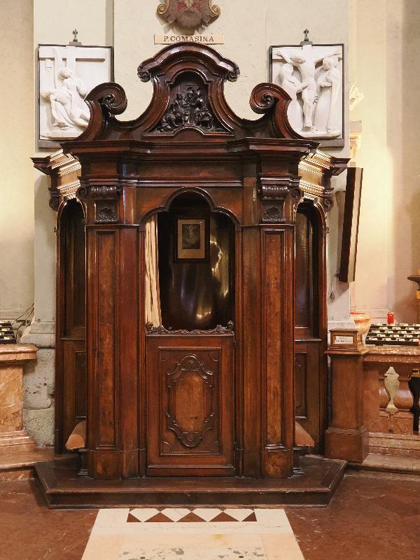 Milan, Italy: Tempio di San Sebastiano: confessional