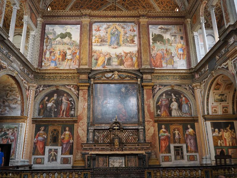 Milan, Italy: Chiesa di San Maurizio al Monastero Maggiore: altar wall (Bernardino Luini and Antonio Campi)