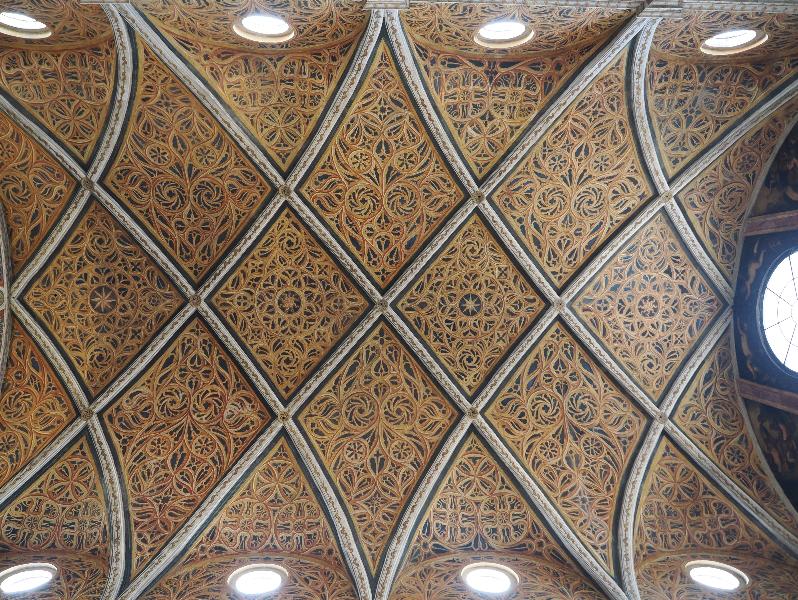 Milan, Italy: Chiesa di San Maurizio al Monastero Maggiore: ceiling