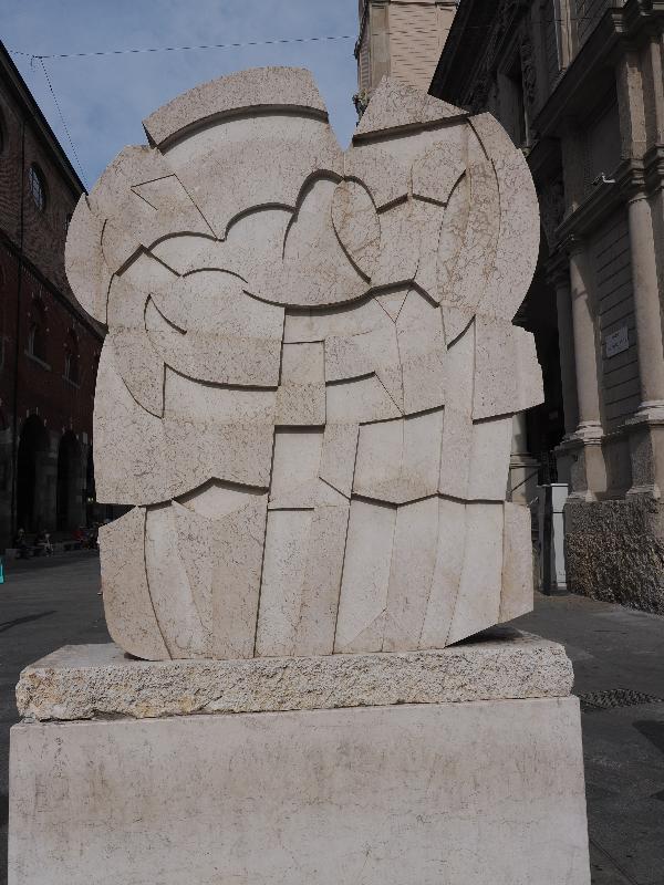 Milan, Italy: Piazza dei Mercanti: Nembro Rosato (1977, Pietro Consagra)