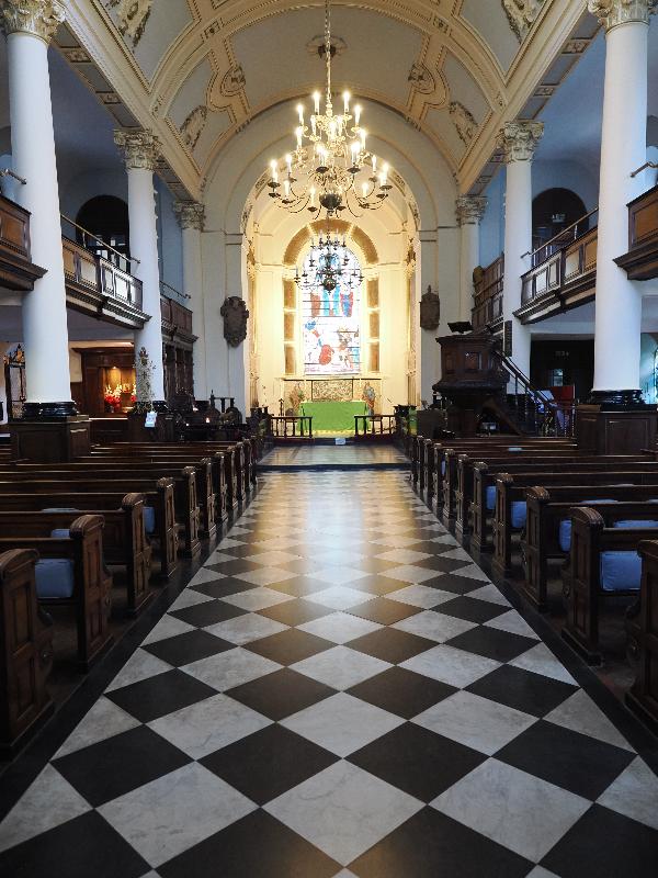 London, England: St Botolph-without-Bishopsgate: view down nave