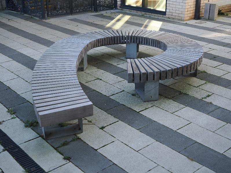 Cambridge, England: Galton Road: bench