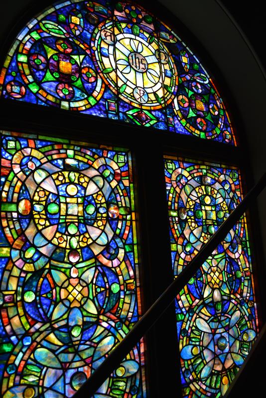 Thomas Memorial Window:  medallion window